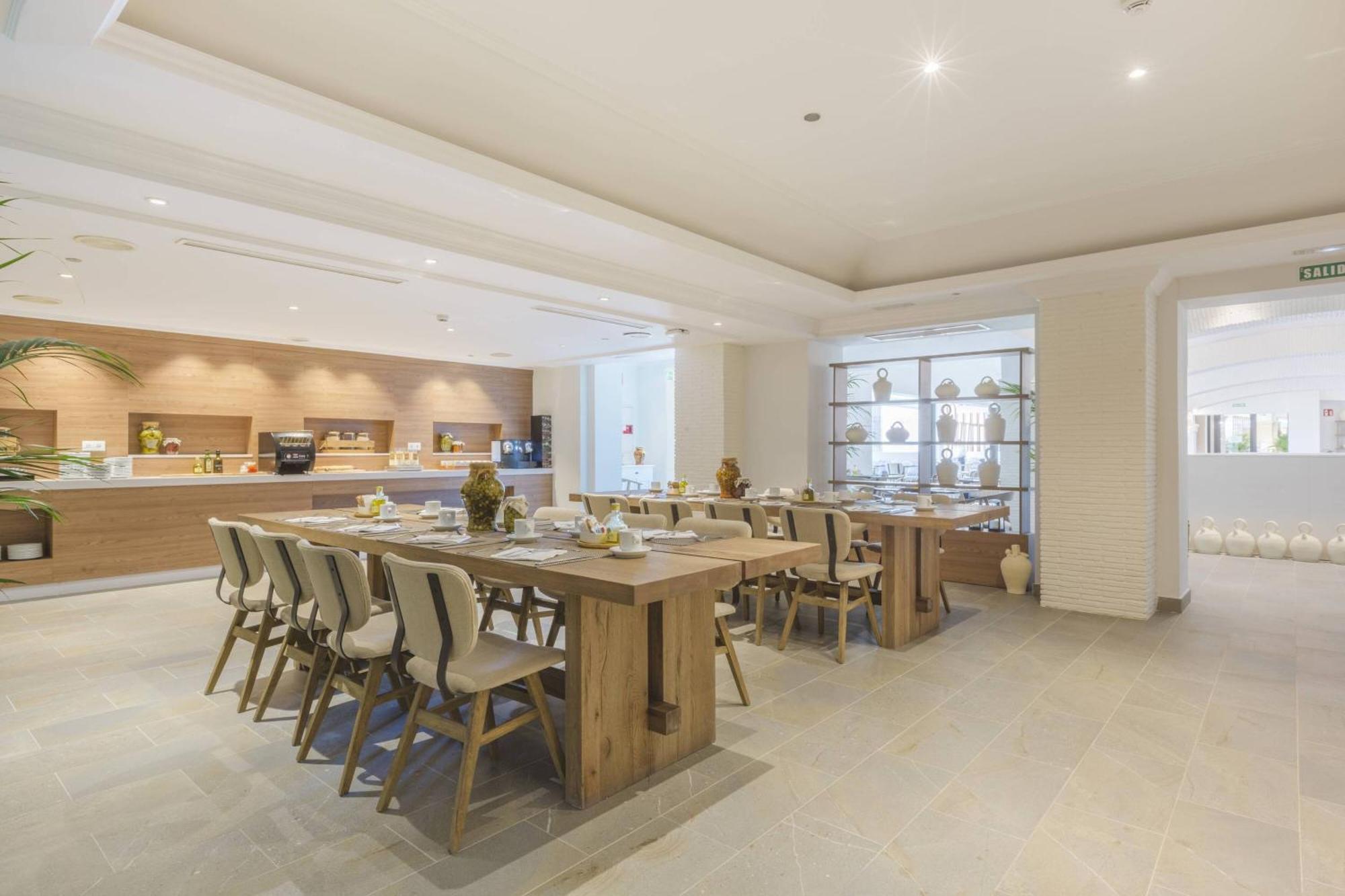 Denia Marriott La Sella Golf Resort & Spa מראה חיצוני תמונה The dining room at the 100 Queen's Gate