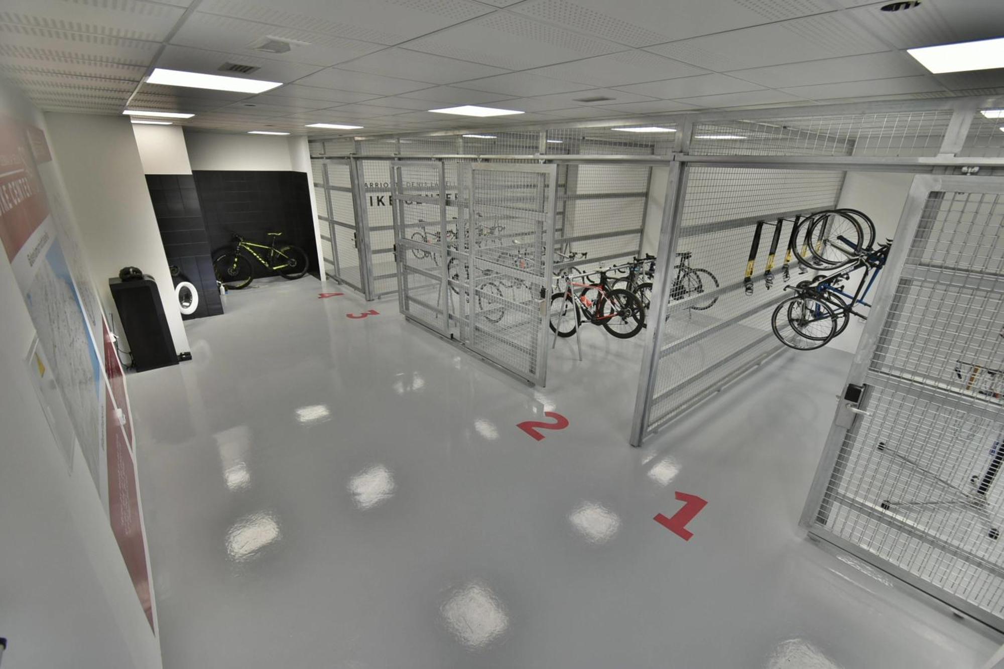 Denia Marriott La Sella Golf Resort & Spa מראה חיצוני תמונה Bicycle storage area