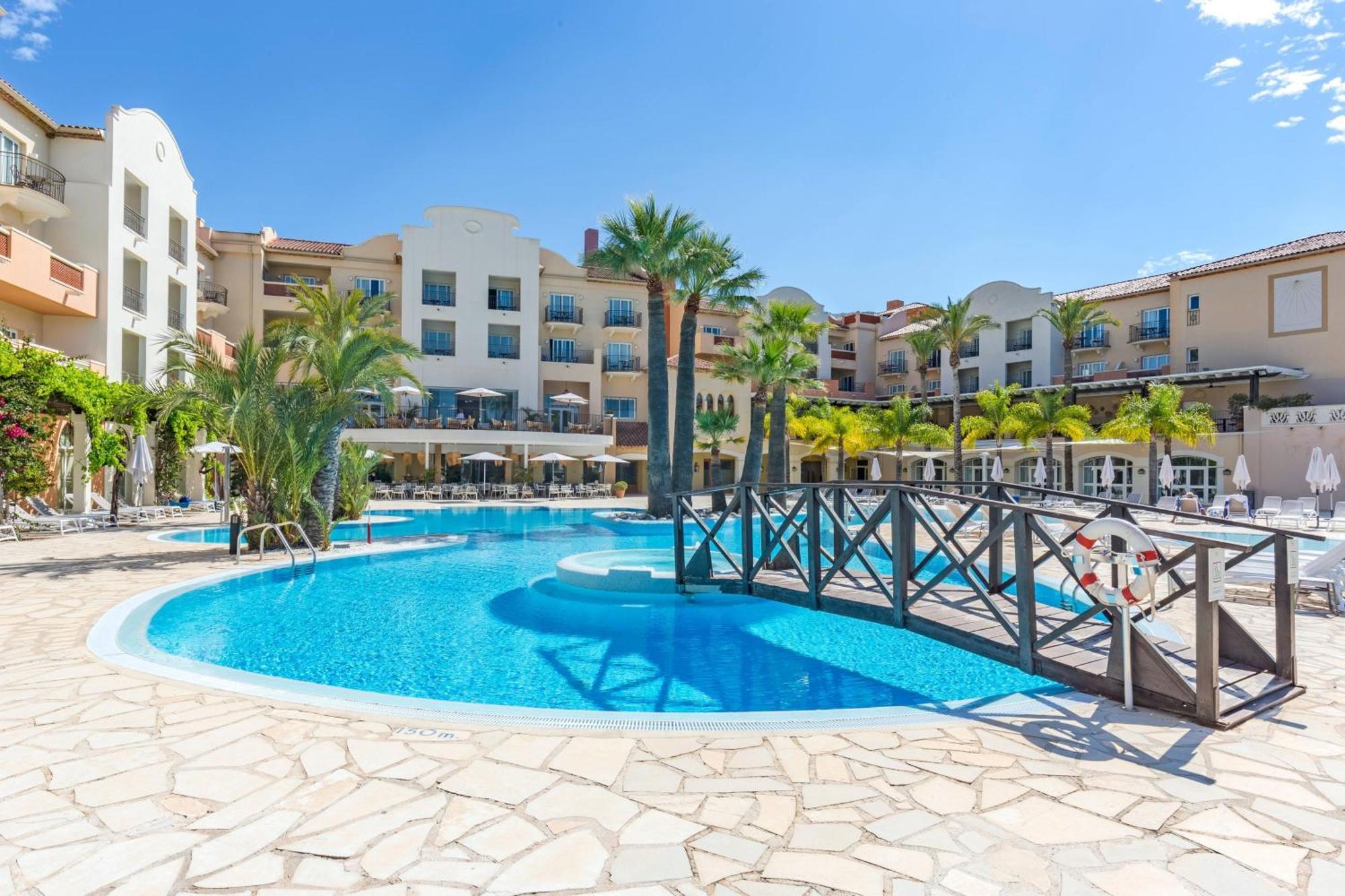 Denia Marriott La Sella Golf Resort & Spa מראה חיצוני תמונה A swimming pool in a hotel